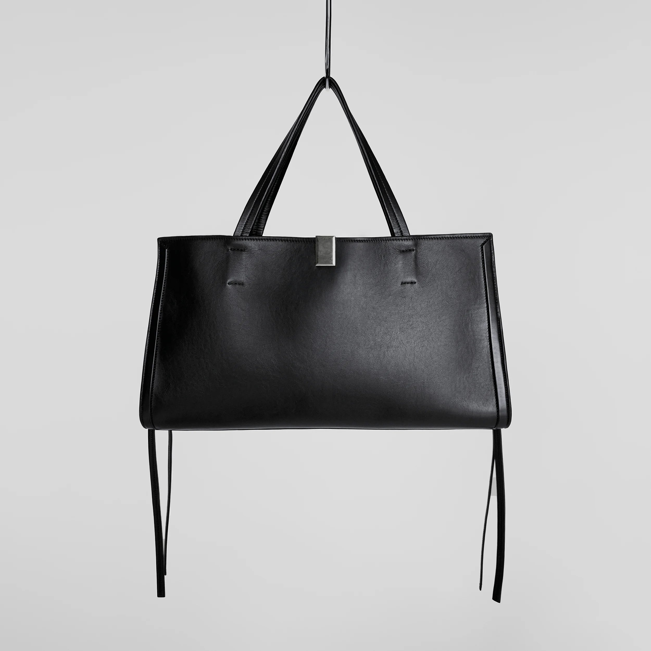 【PHOEBE PHILO】Small Kit Cabas レザー トートバッグ PHOEBE PHILO | SMALL KIT CABAS | BLACK LEATHER WITH SILVER