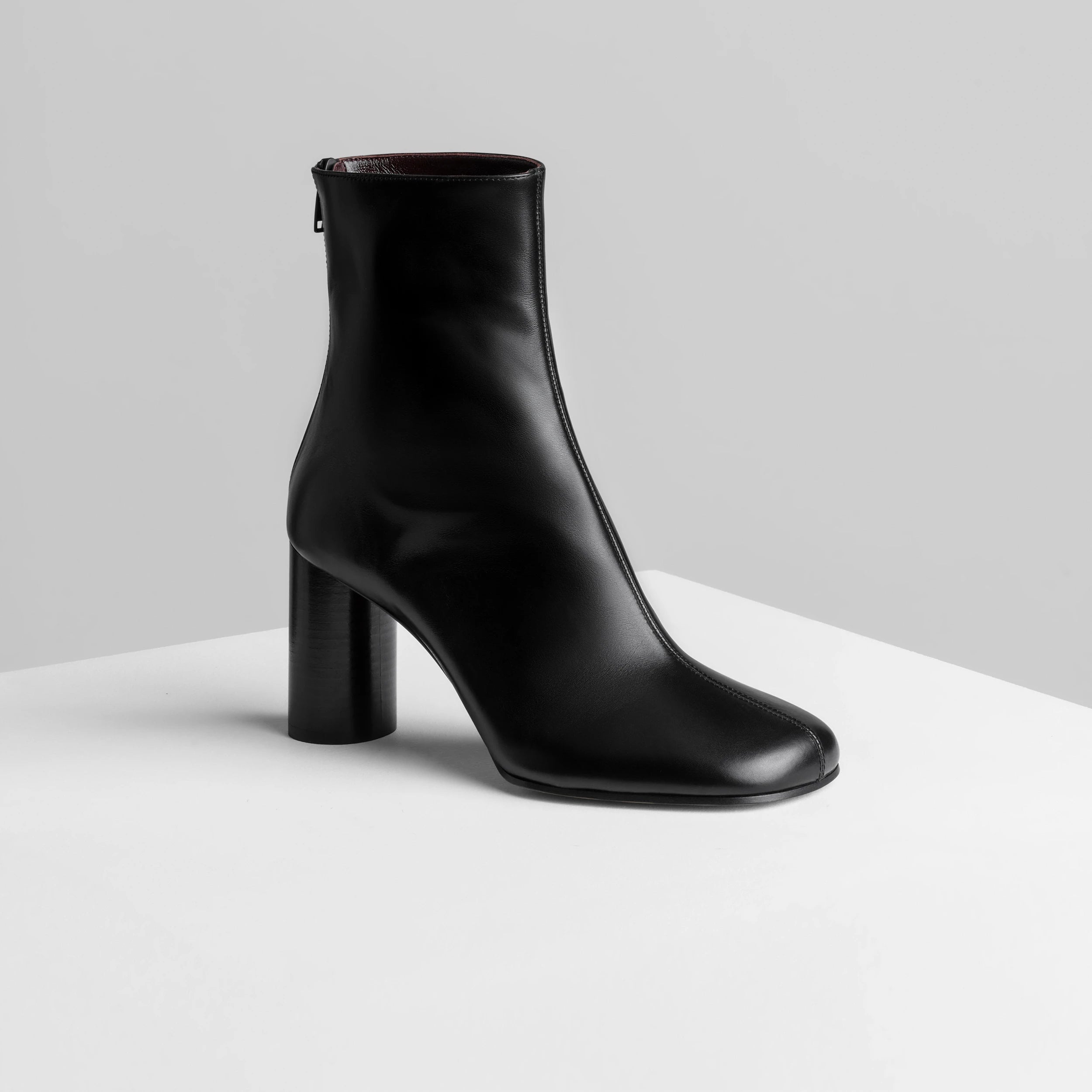 PHOEBE PHILO | TUG ANKLE BOOT | BLACK LEATHER