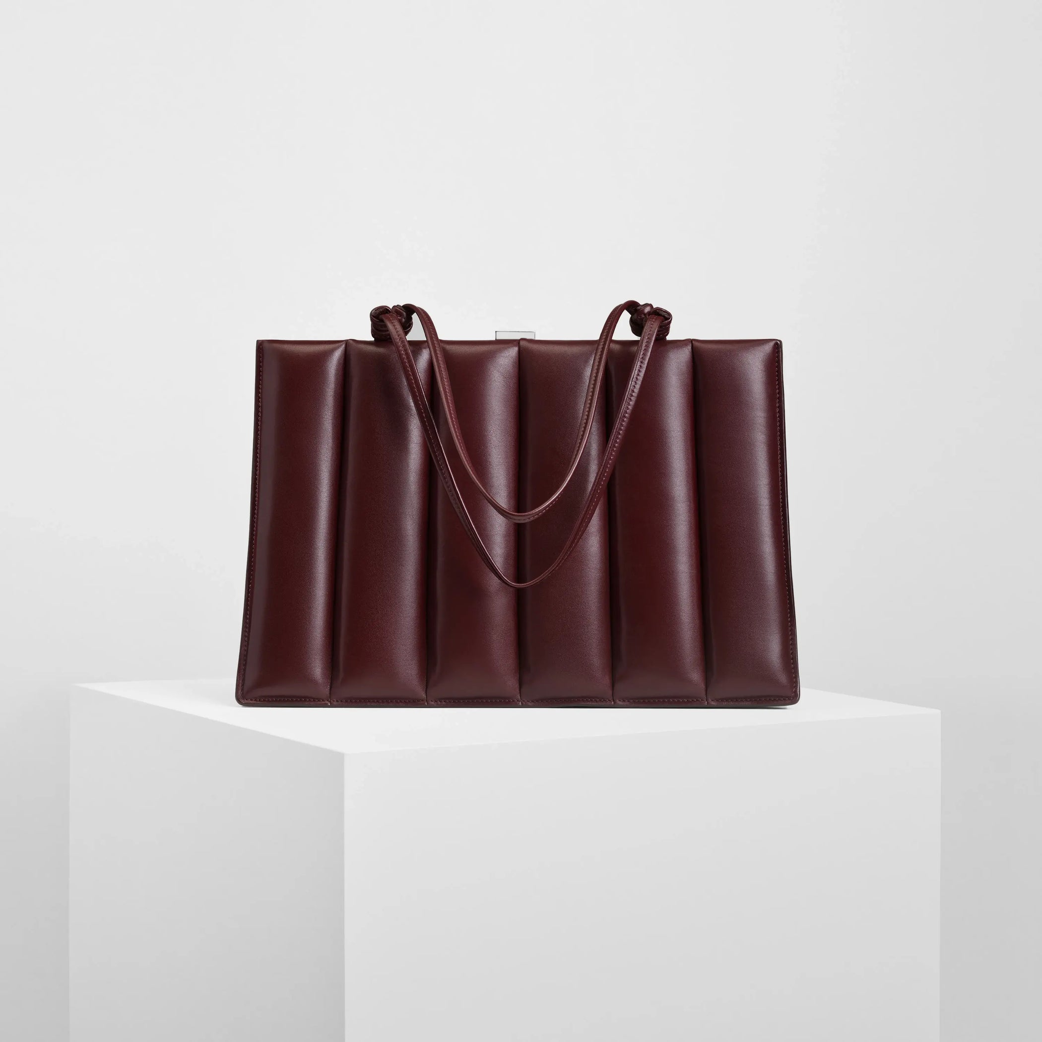 Front view of drive bag in satin calf oxblood