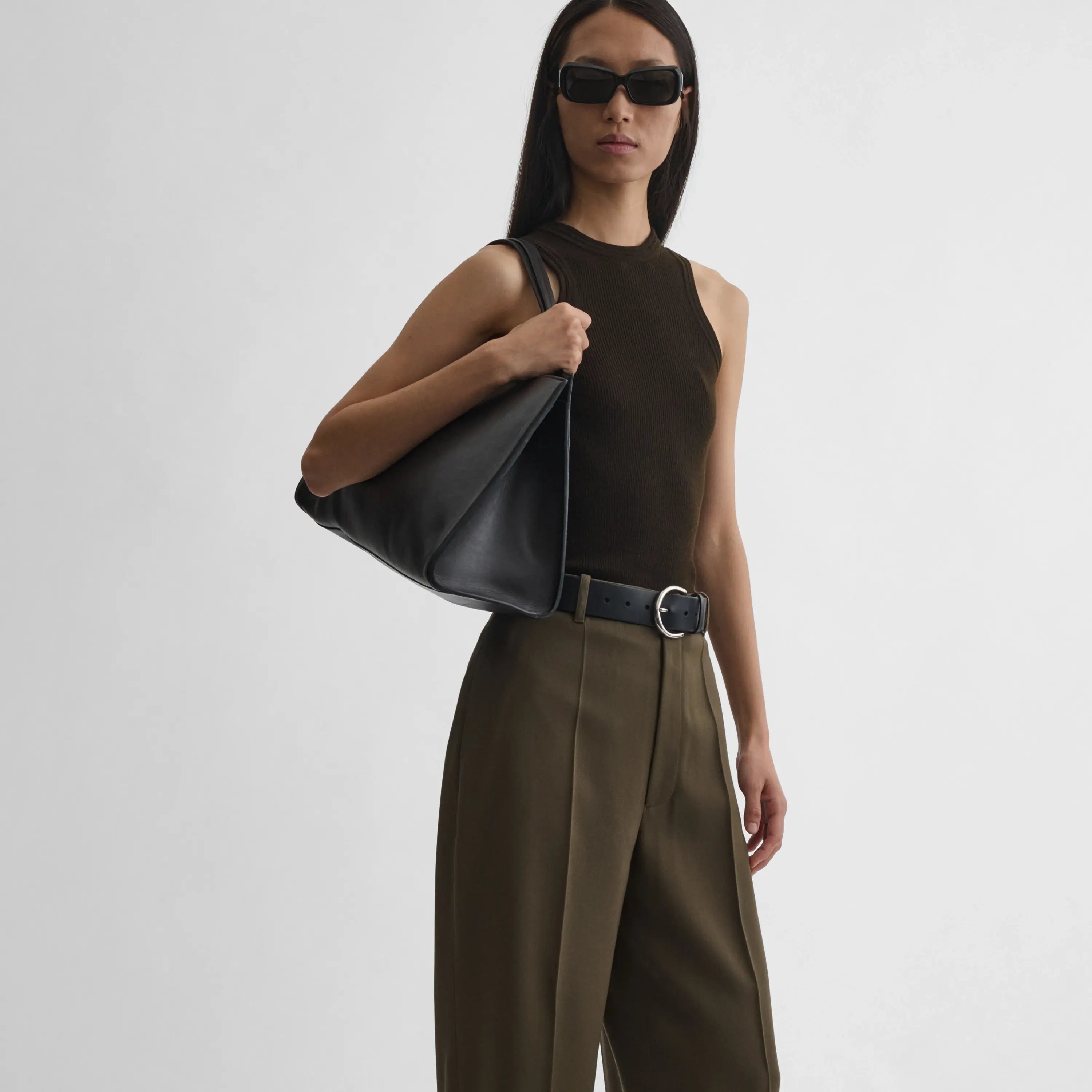 【最高級品質!】PHOEBE PHILO MEDIUM KIT CABAS ハンドバッグ PHOEBE PHILO | MEDIUM KIT CABAS | BLACK LEATHER WITH SILVER