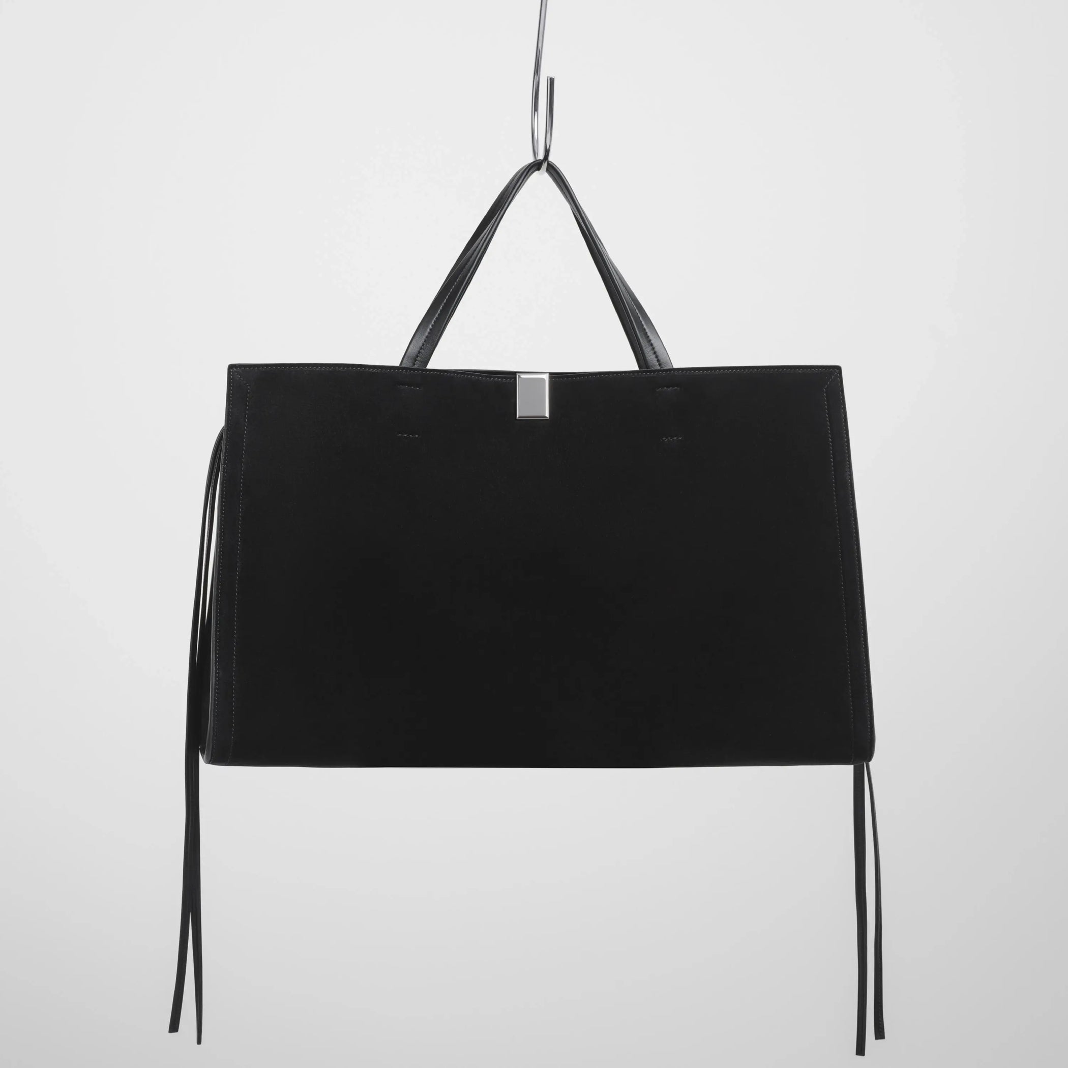 Front view of medium kit cabas in suede black 