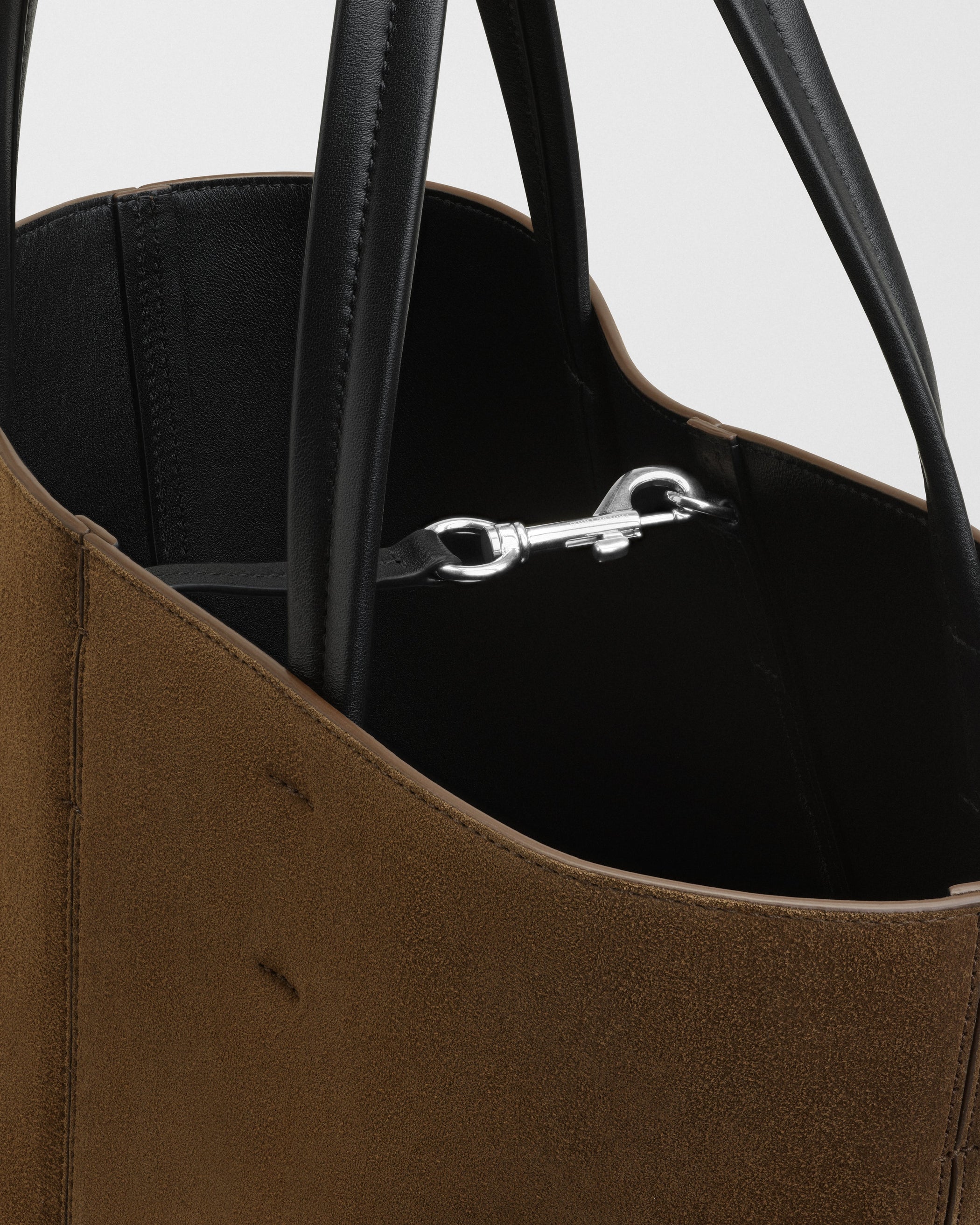 Detail close up view of the POT CABAS in army suede leather