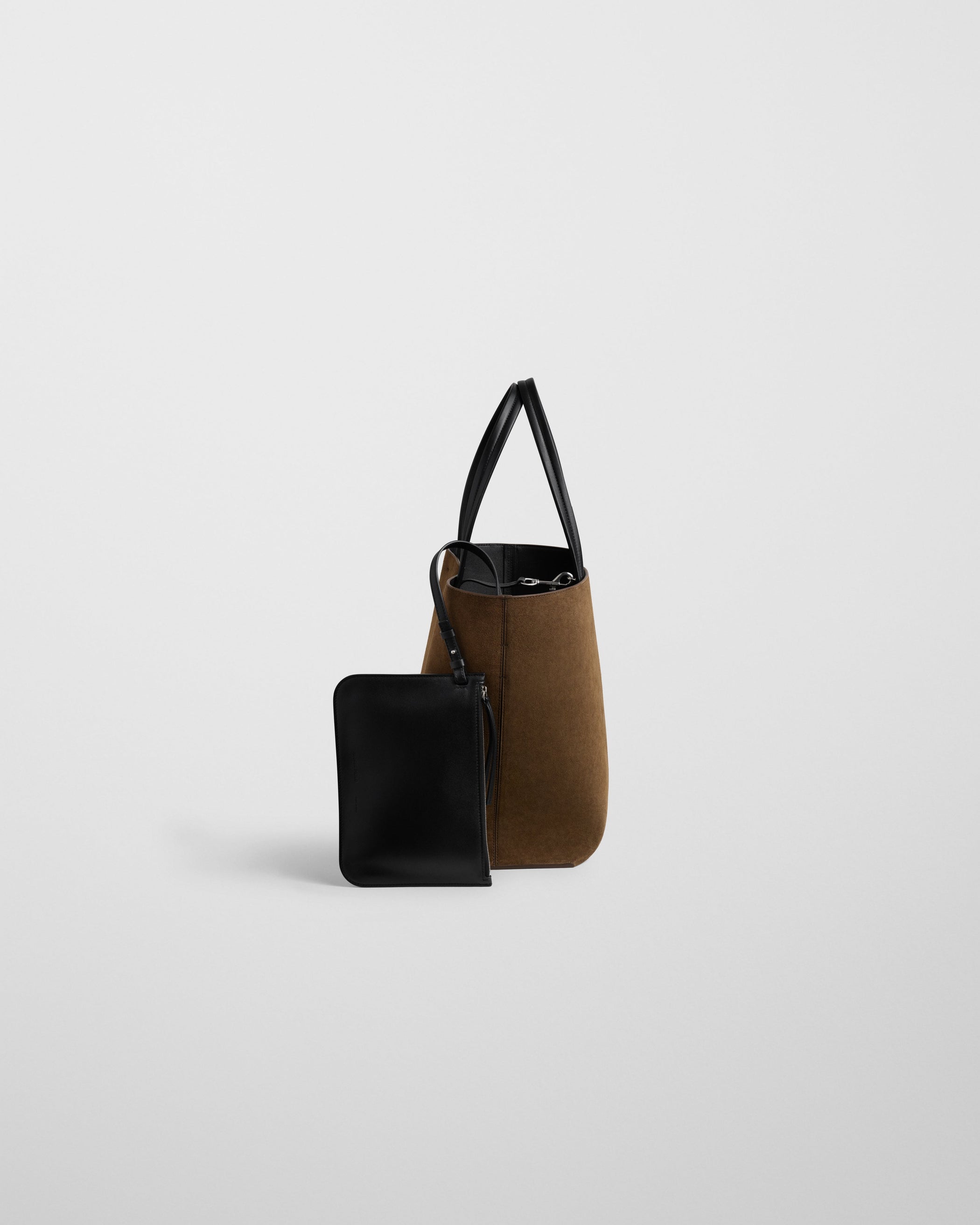 Side view of the POT CABAS in army suede leather with internal black pocket