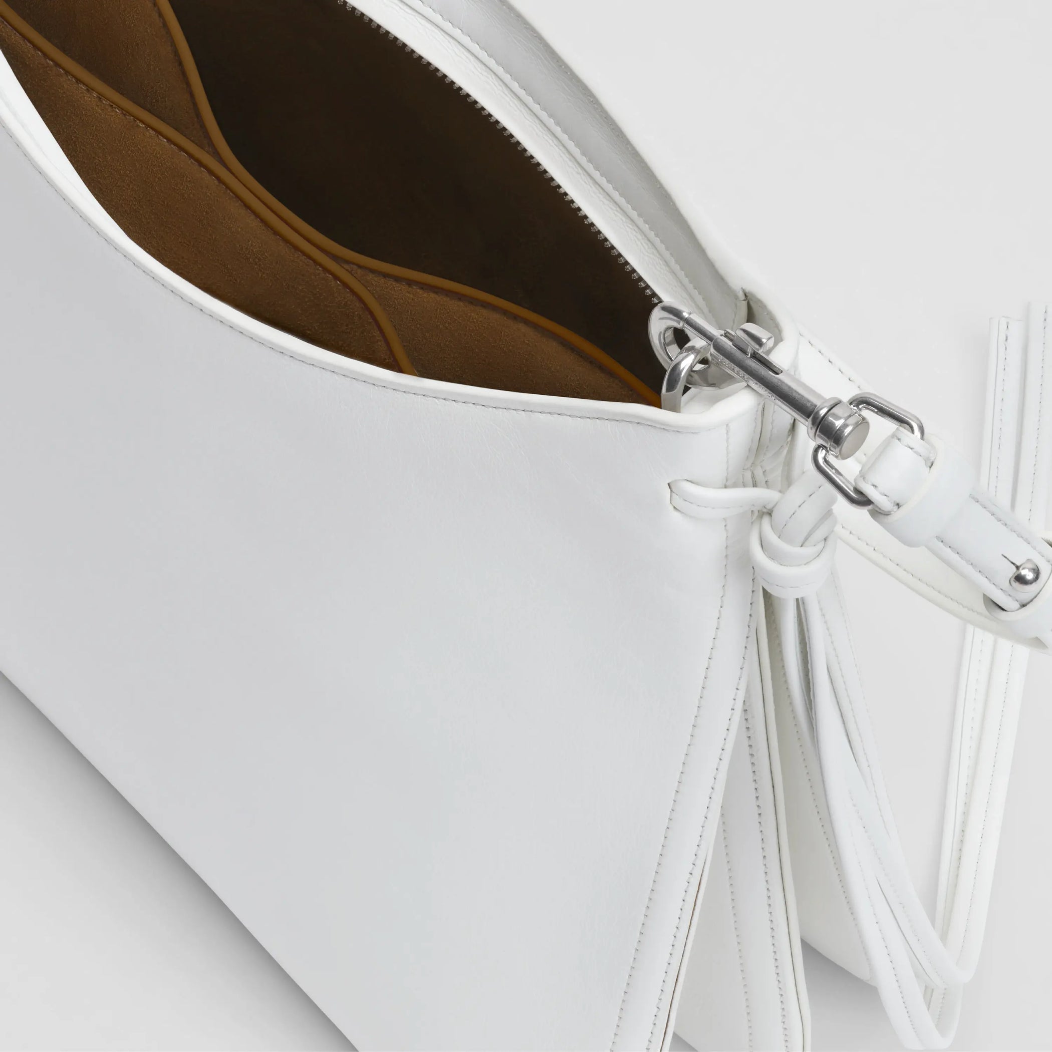 Detail view of Gig bag in white leather