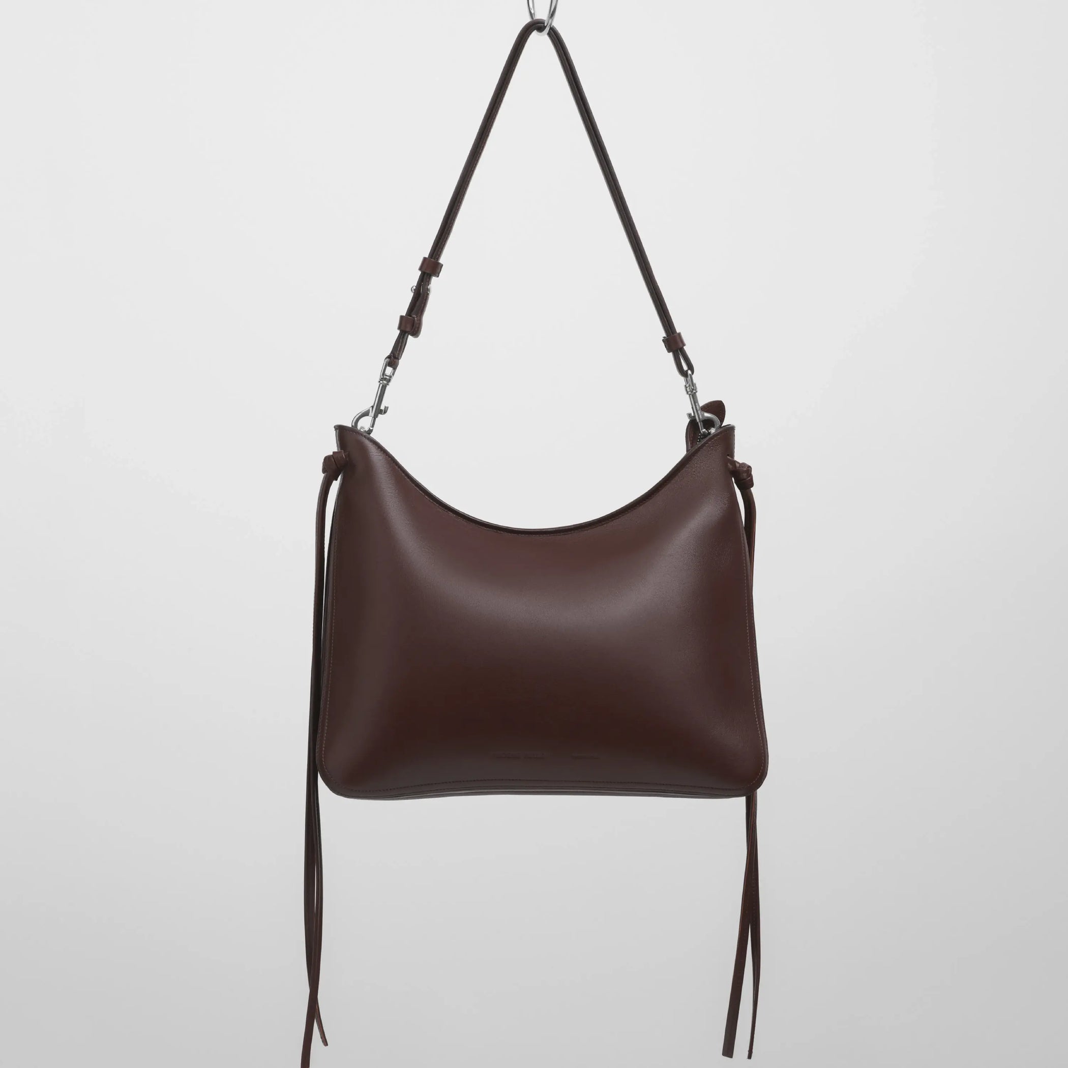 Front view of gig shoulder bag in soft calf cognac 