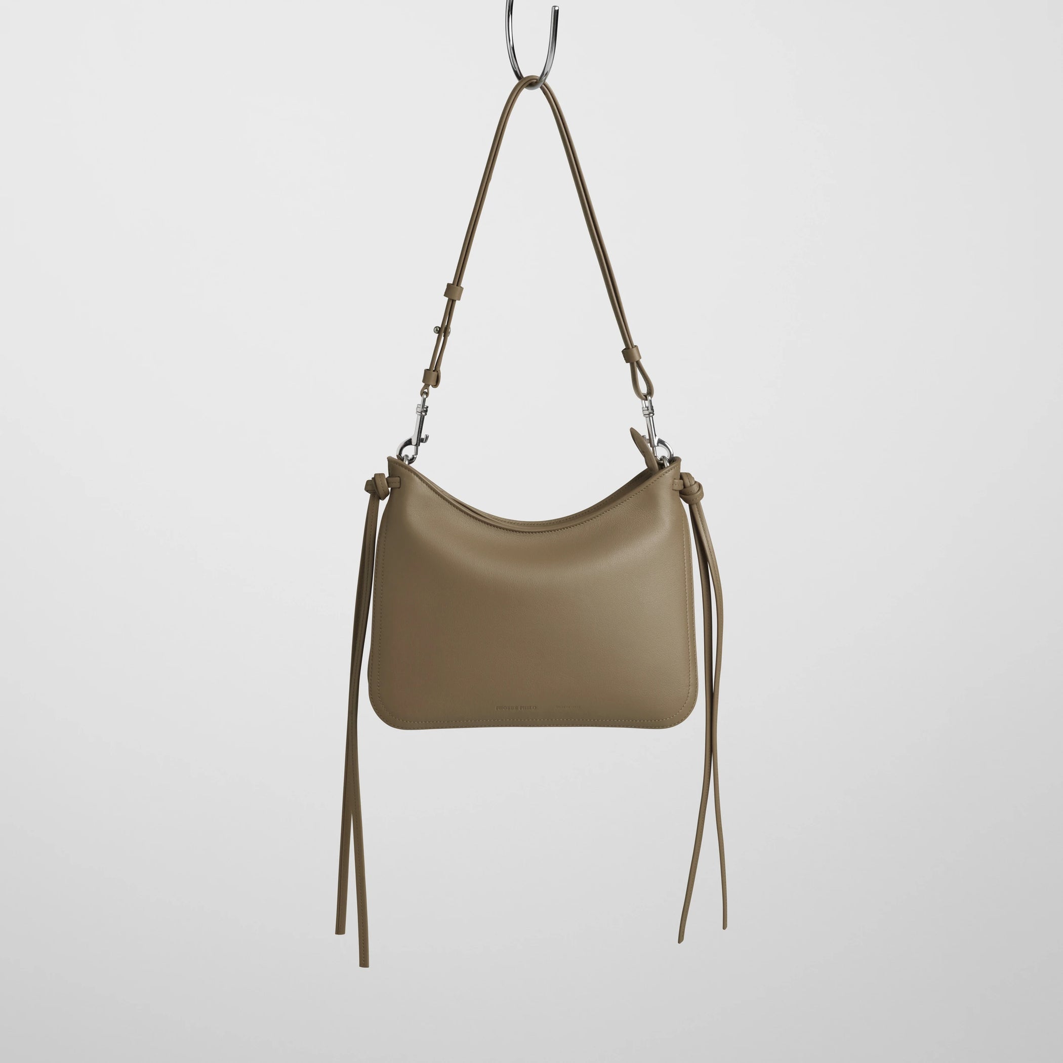 Front view of small gig bag in cookie leather.