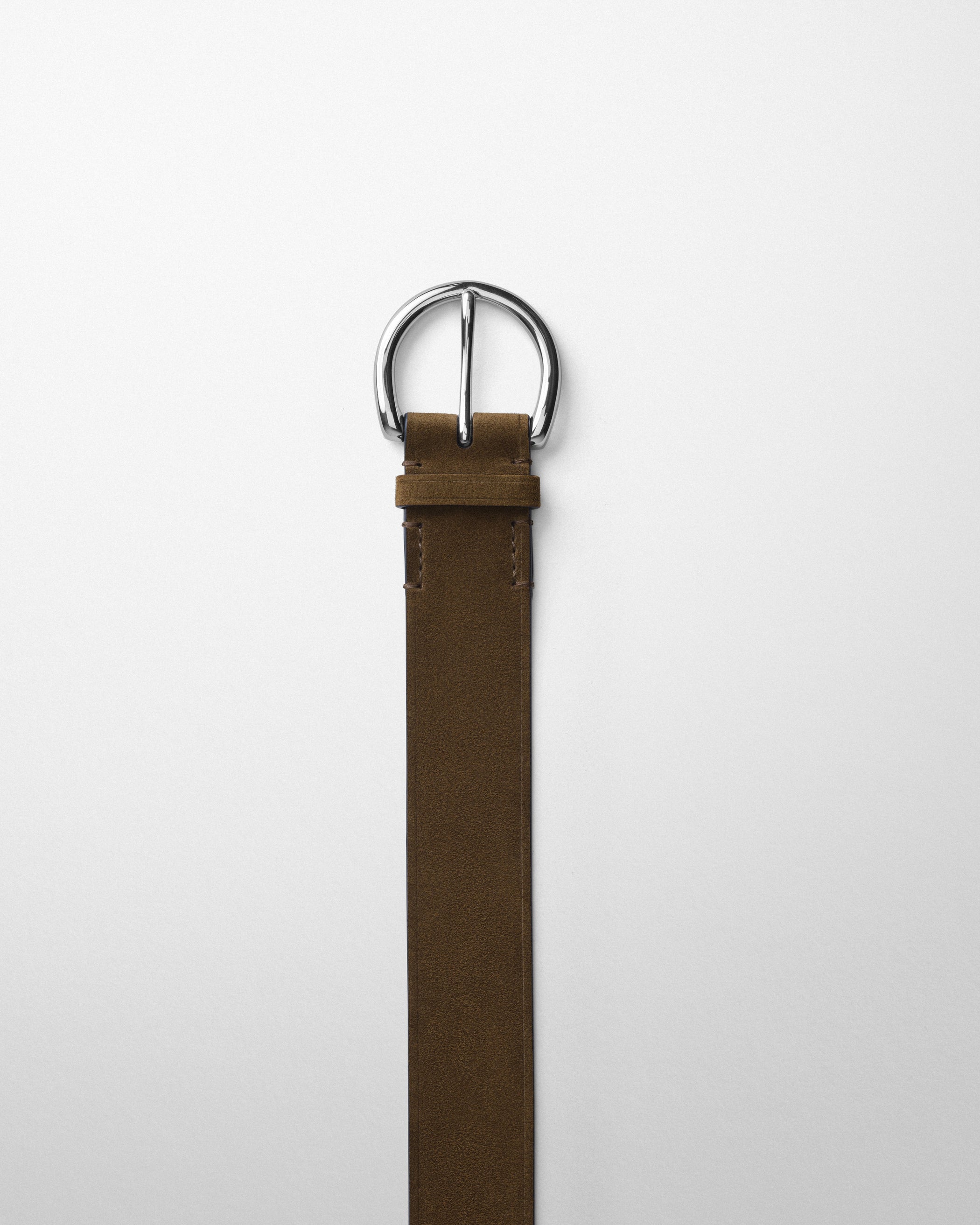 Detail view of ROUND BUCKLE BELT 40MM in army suede