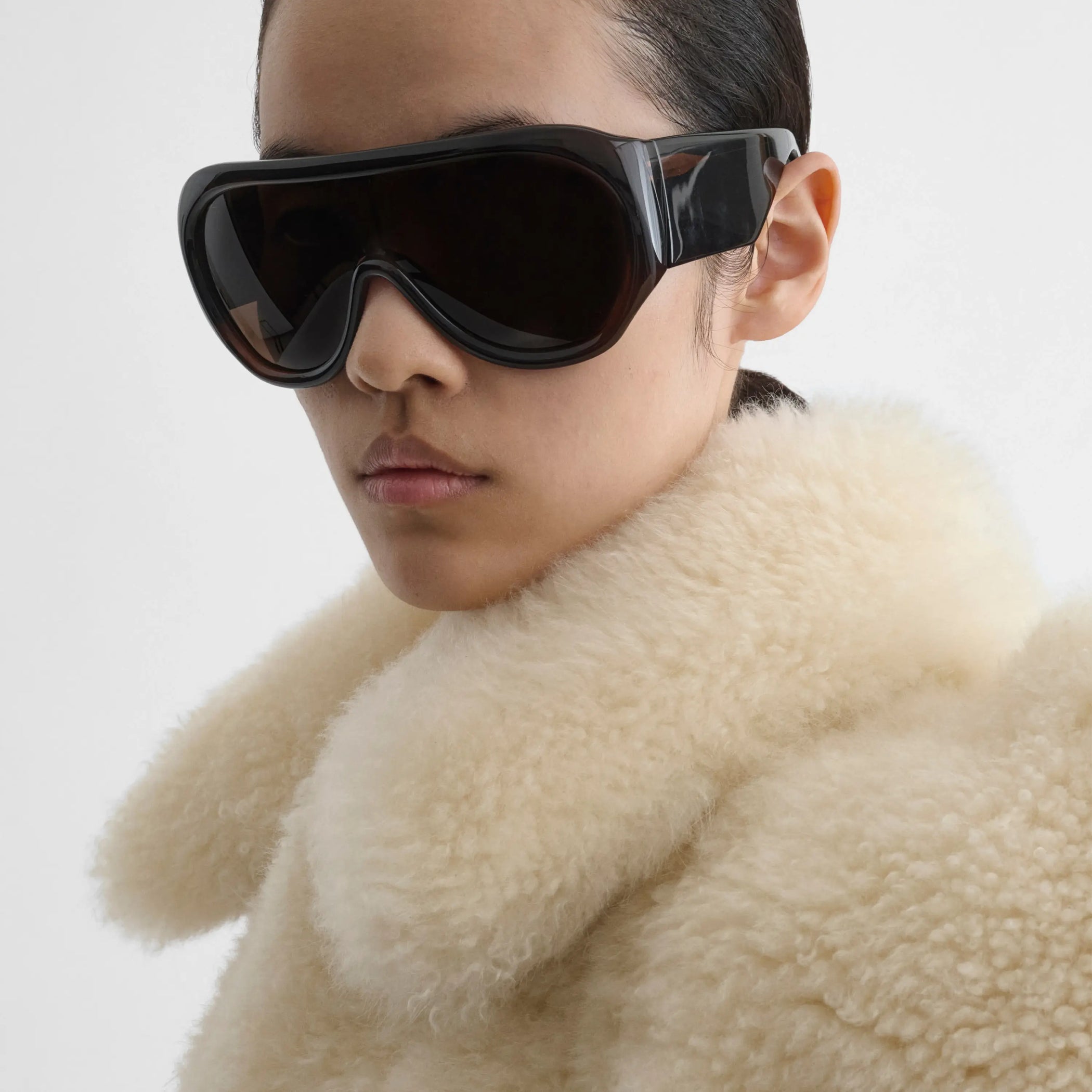PHOEBE PHILO フィービー フリンジ レザー カフ ブレスレット 黒 PHOEBE PHILO | SUNGLASSES