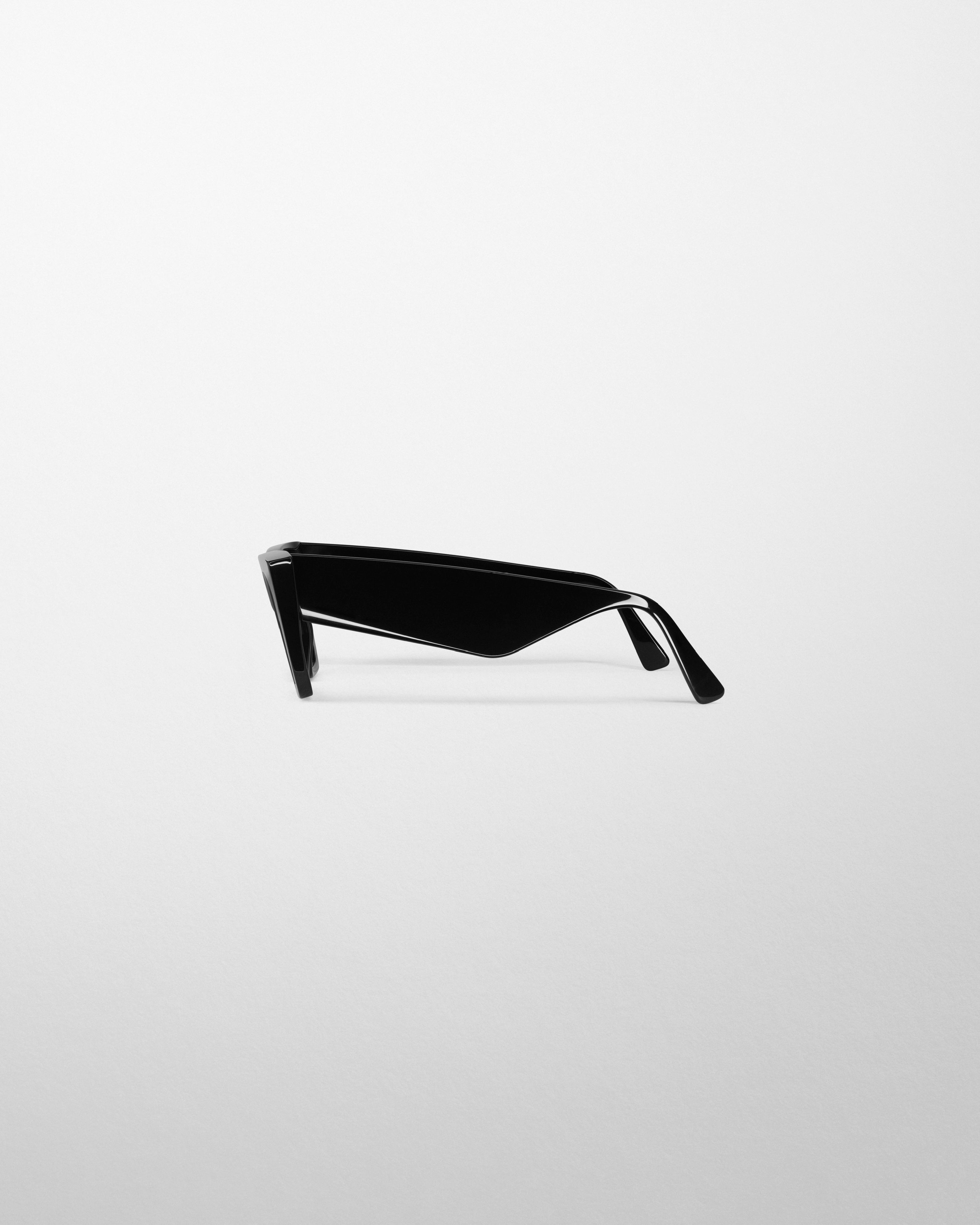 PHOEBE PHILO | PEAK SUNGLASSES | black acetate