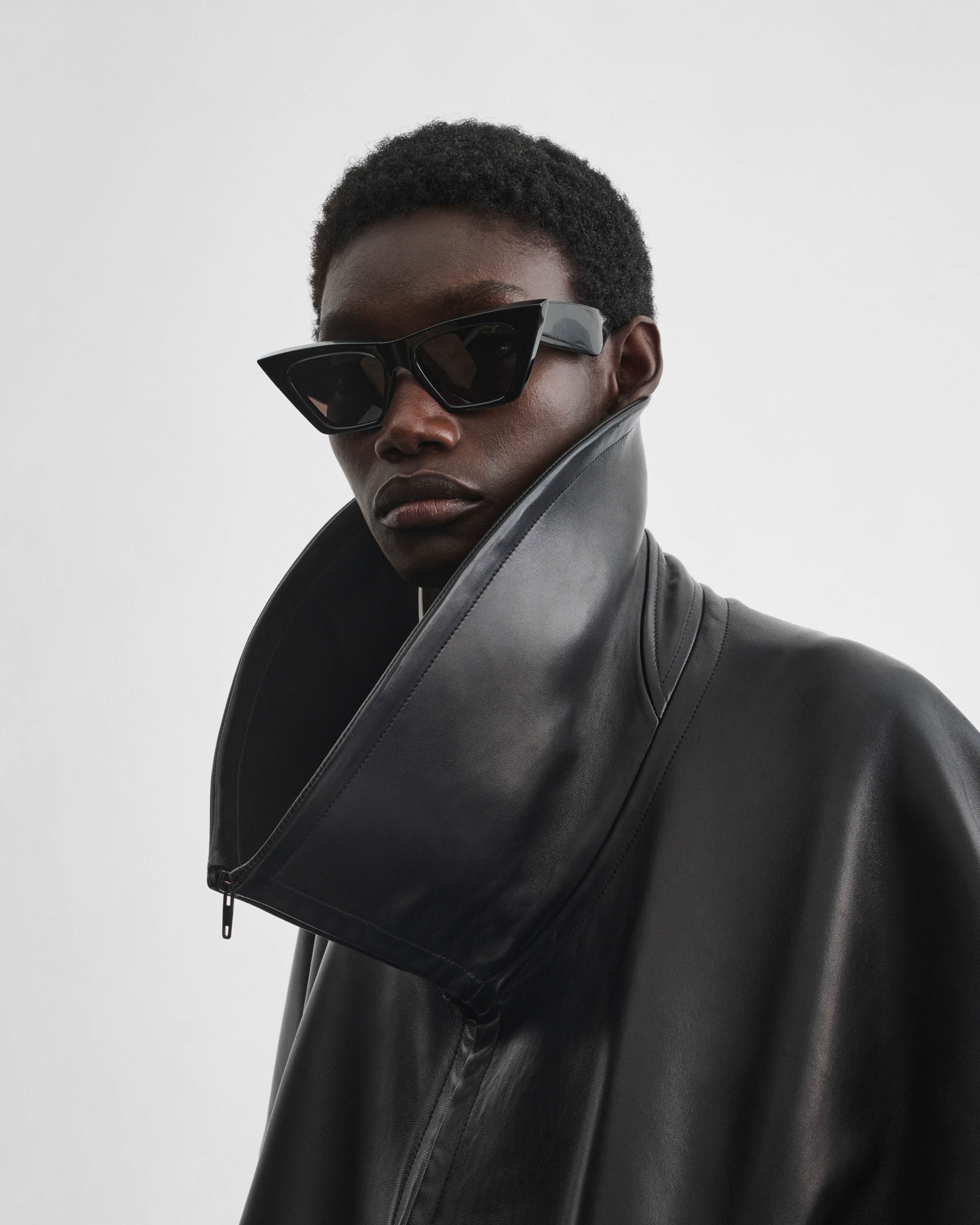 新品　箱付き　PHOEBE PHILO ピークサングラス ブラック　黒 PHOEBE PHILO | PEAK SUNGLASSES | black acetate