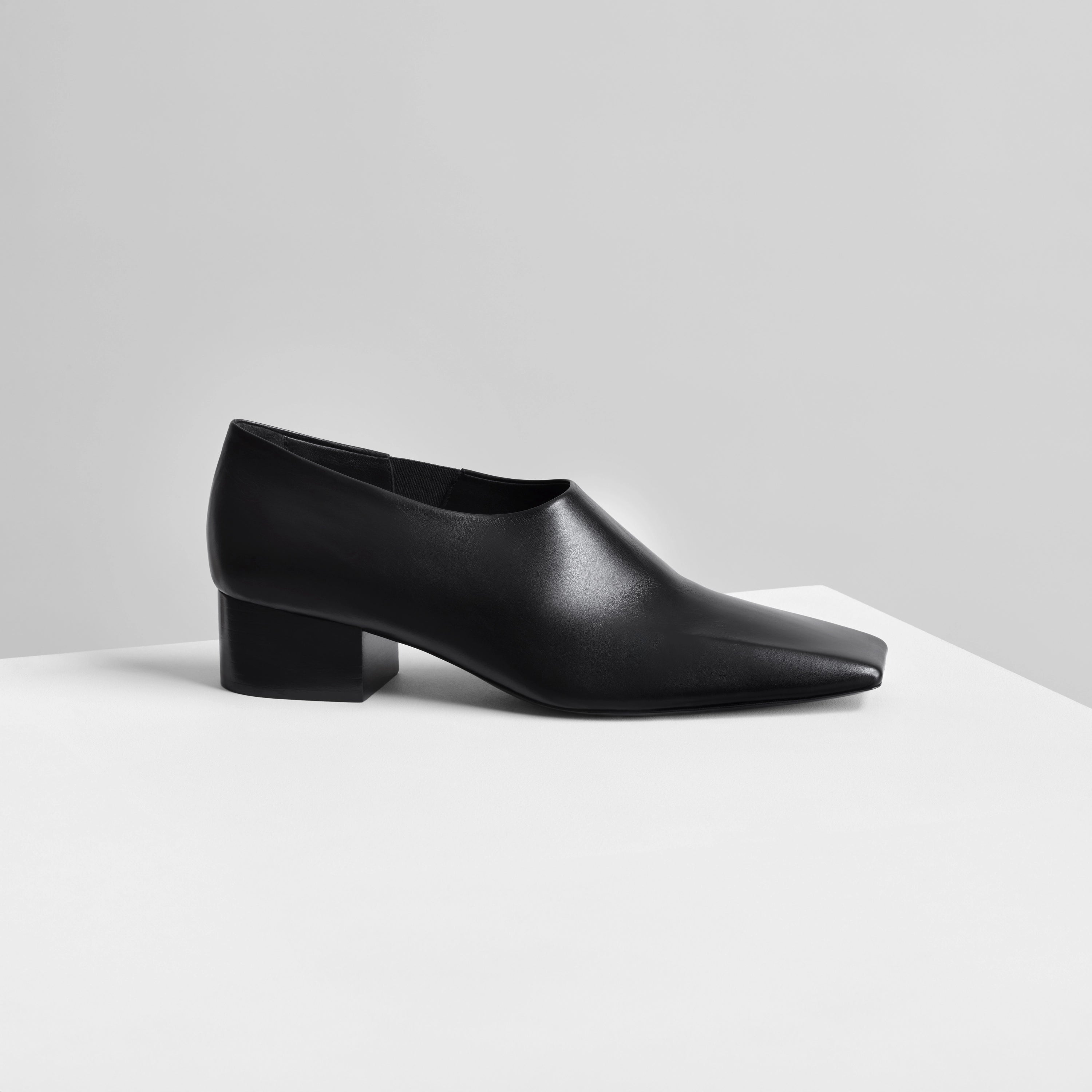 PHOEBE PHILO | SQUARE EDGE TOE SLIP ON | BLACK LEATHER PHOEBE PHILO | SQUARE EDGE TOE SLIP ON | BLACK LEATHER
