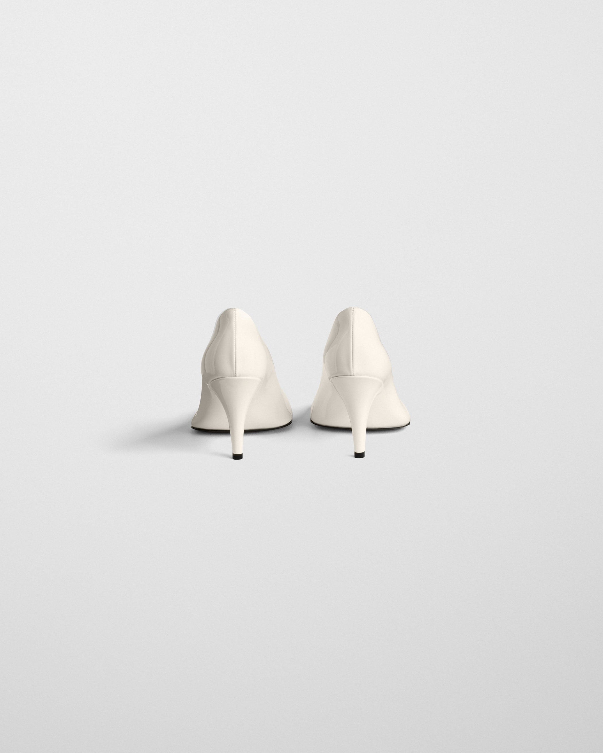 View of SOFT PUMP 90 in white patent leather