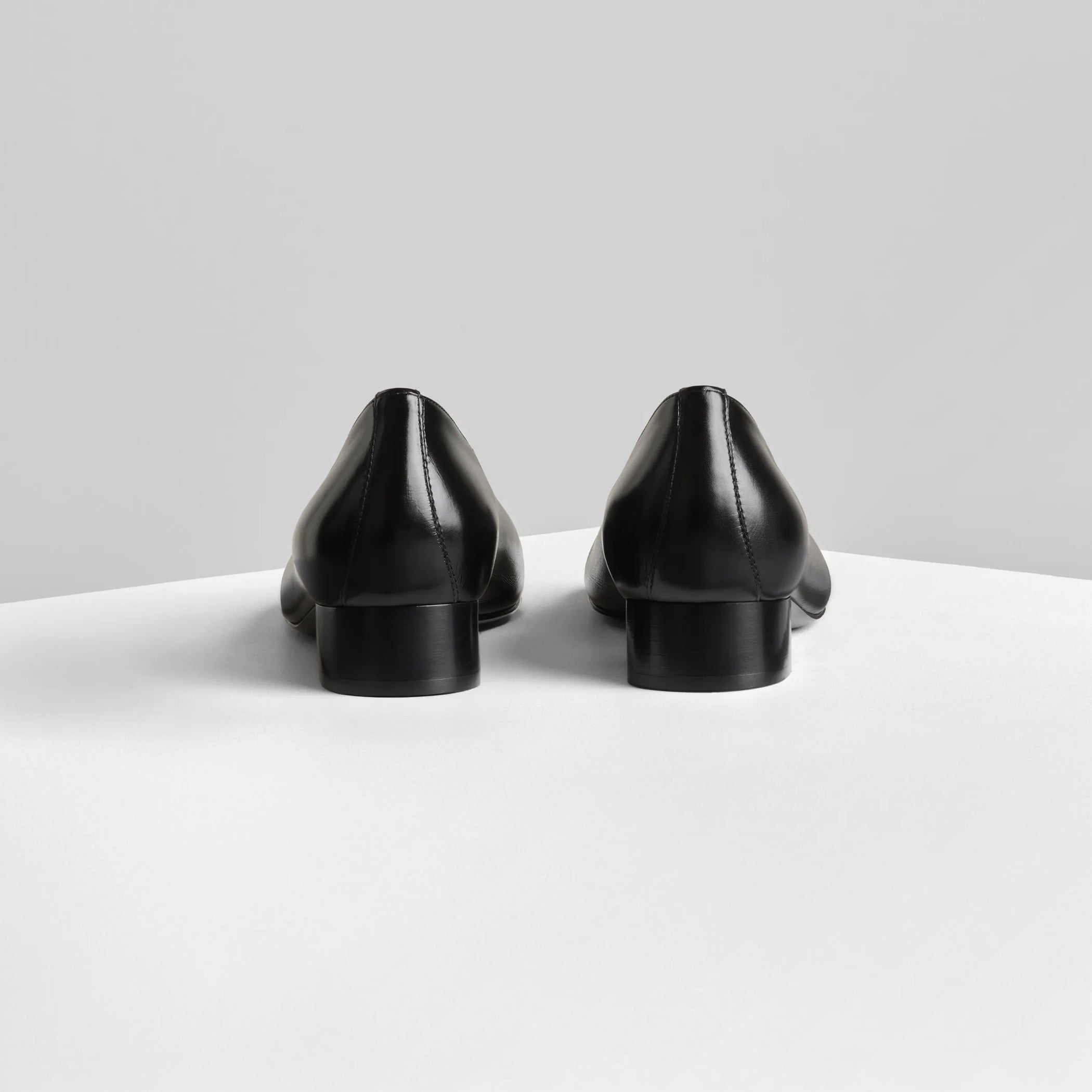 CLUB SLIPPER | black shiny leather