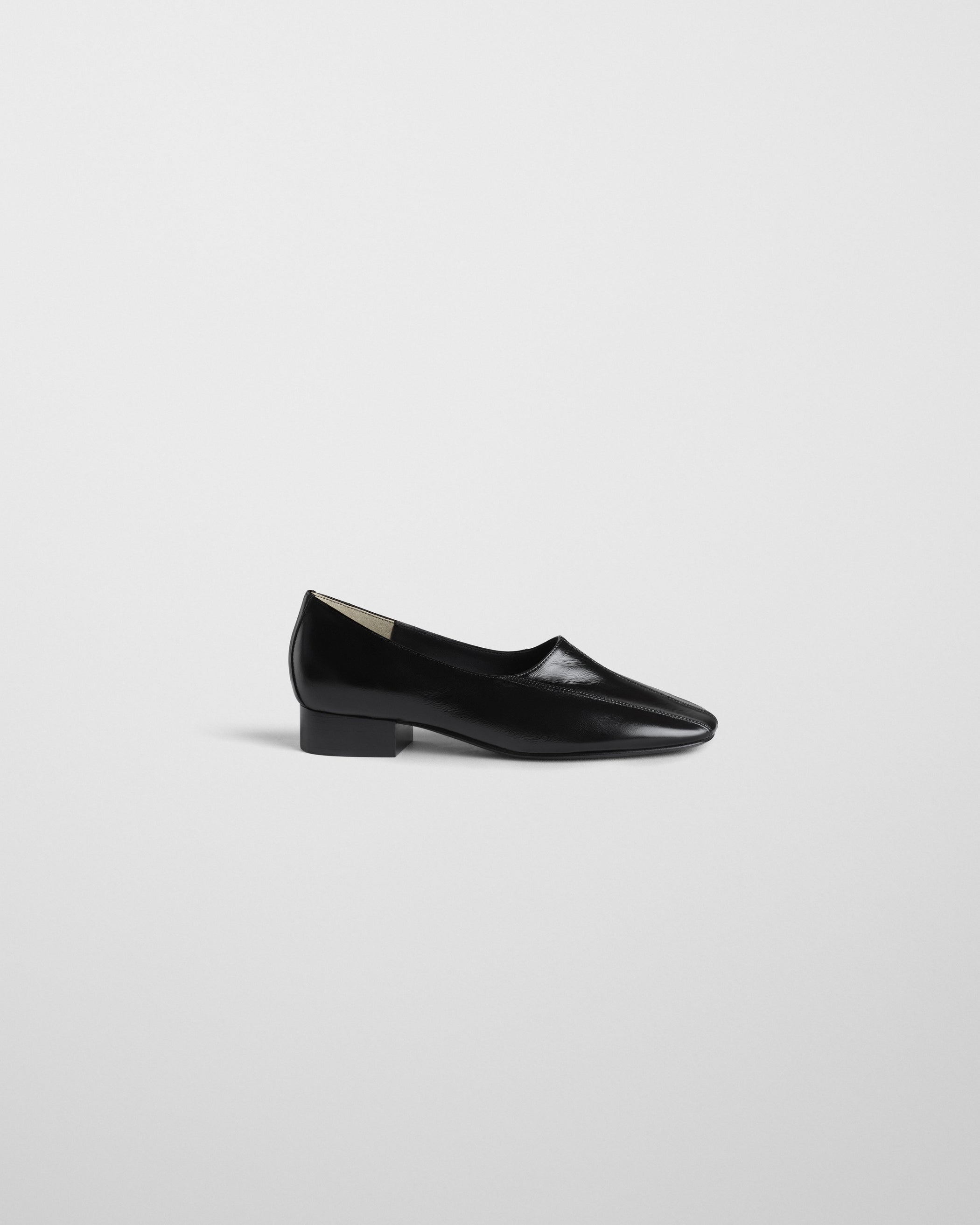 Side view of CLUB SLIPPER in black shiny leather