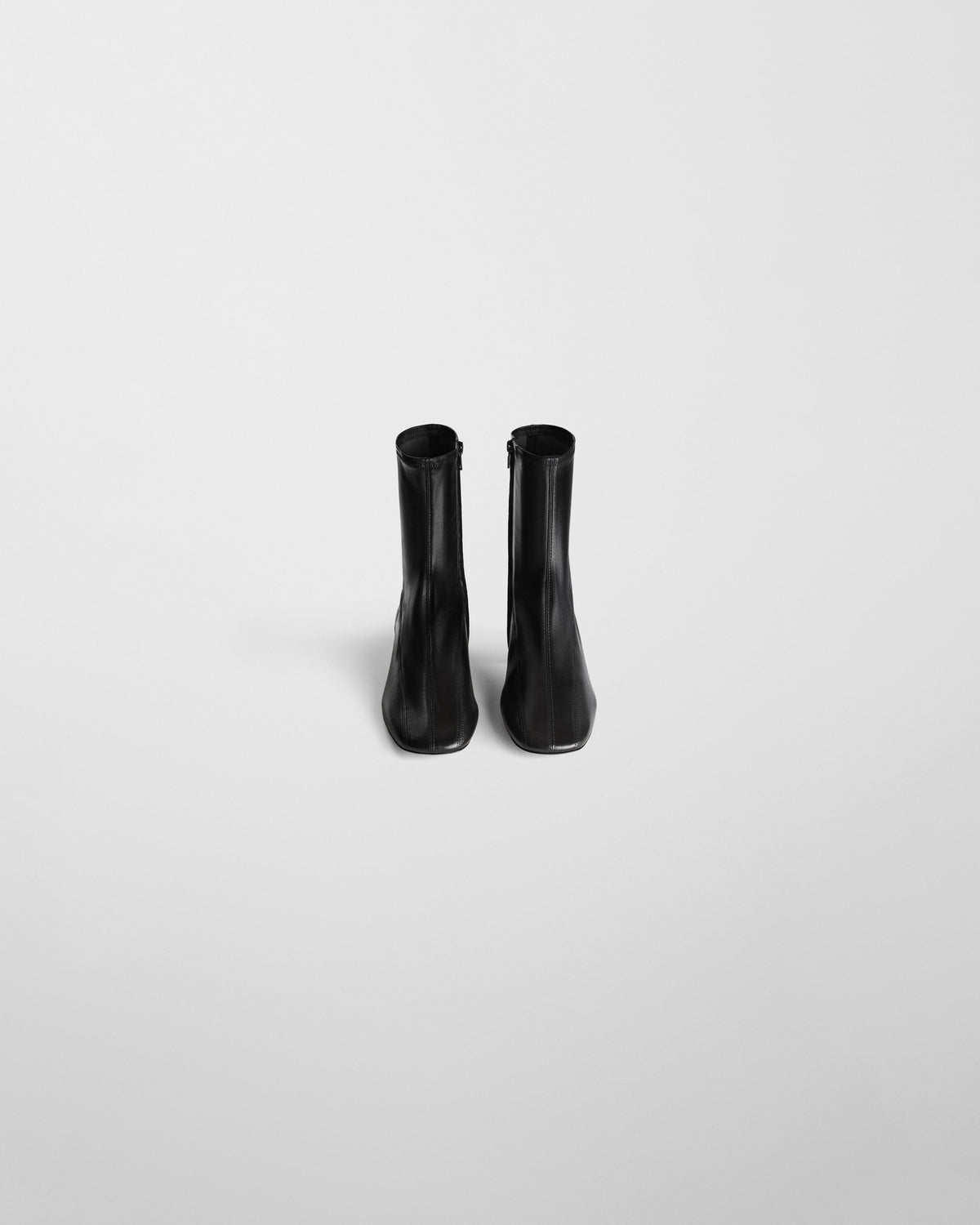 Front view of CLUB BOOT 30 in black stretch nappa leather