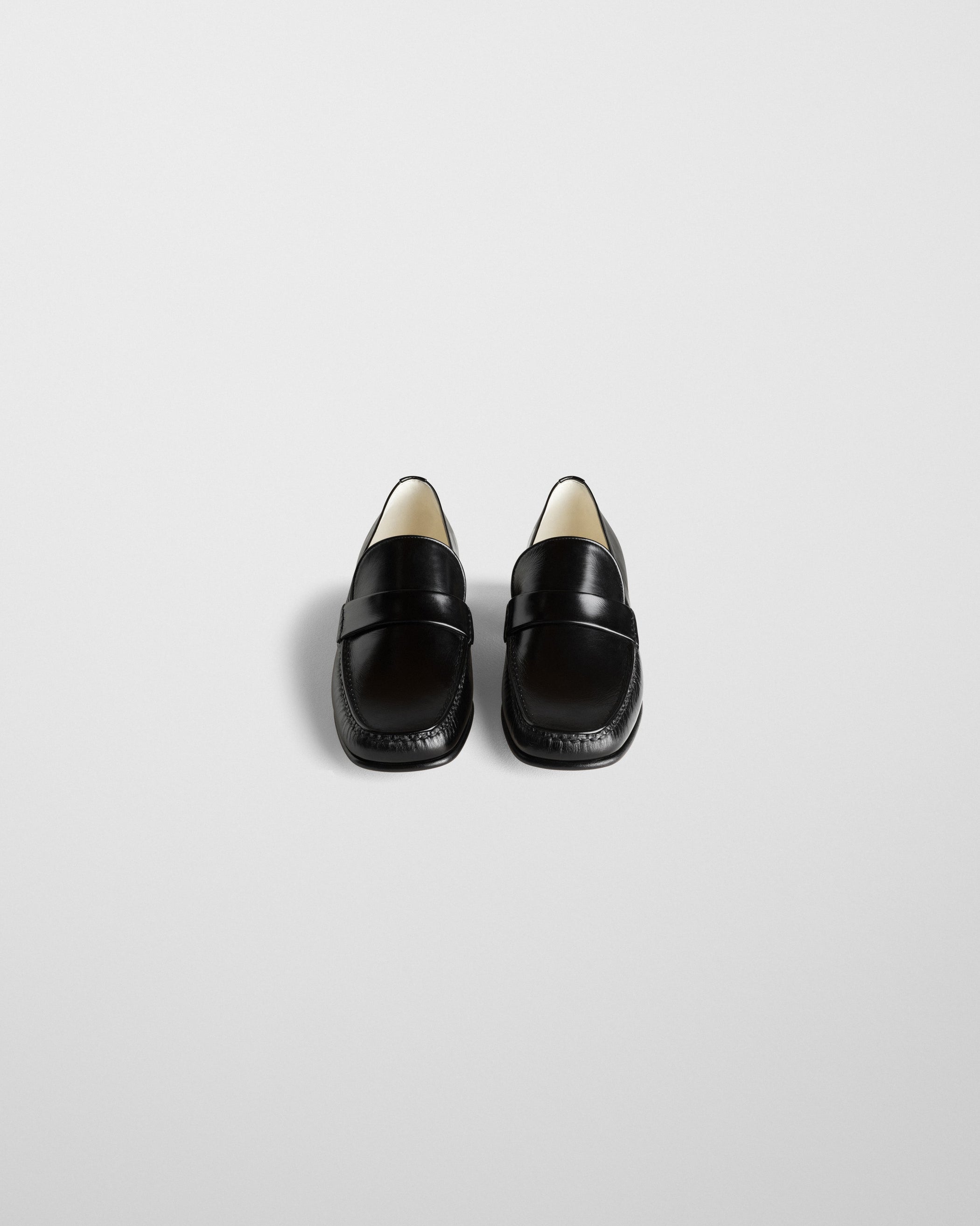 Front view of MAN’S LOAFER in black leather