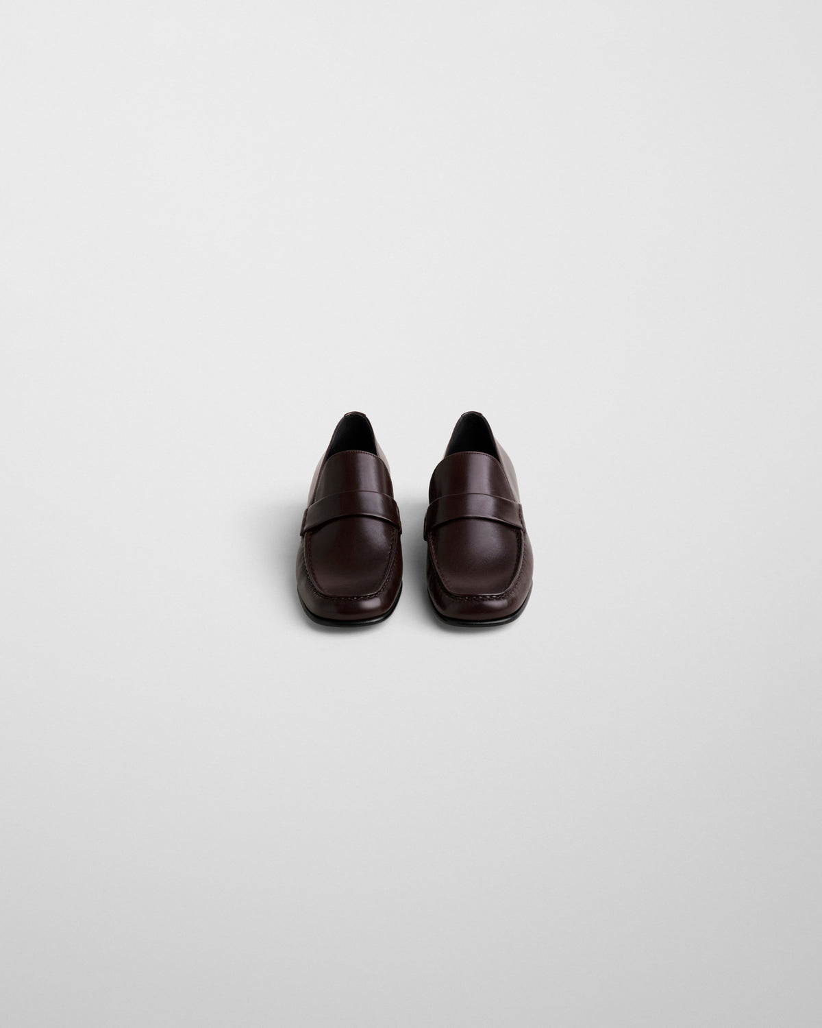 Front view of MAN'S LOAFER in oxblood leather