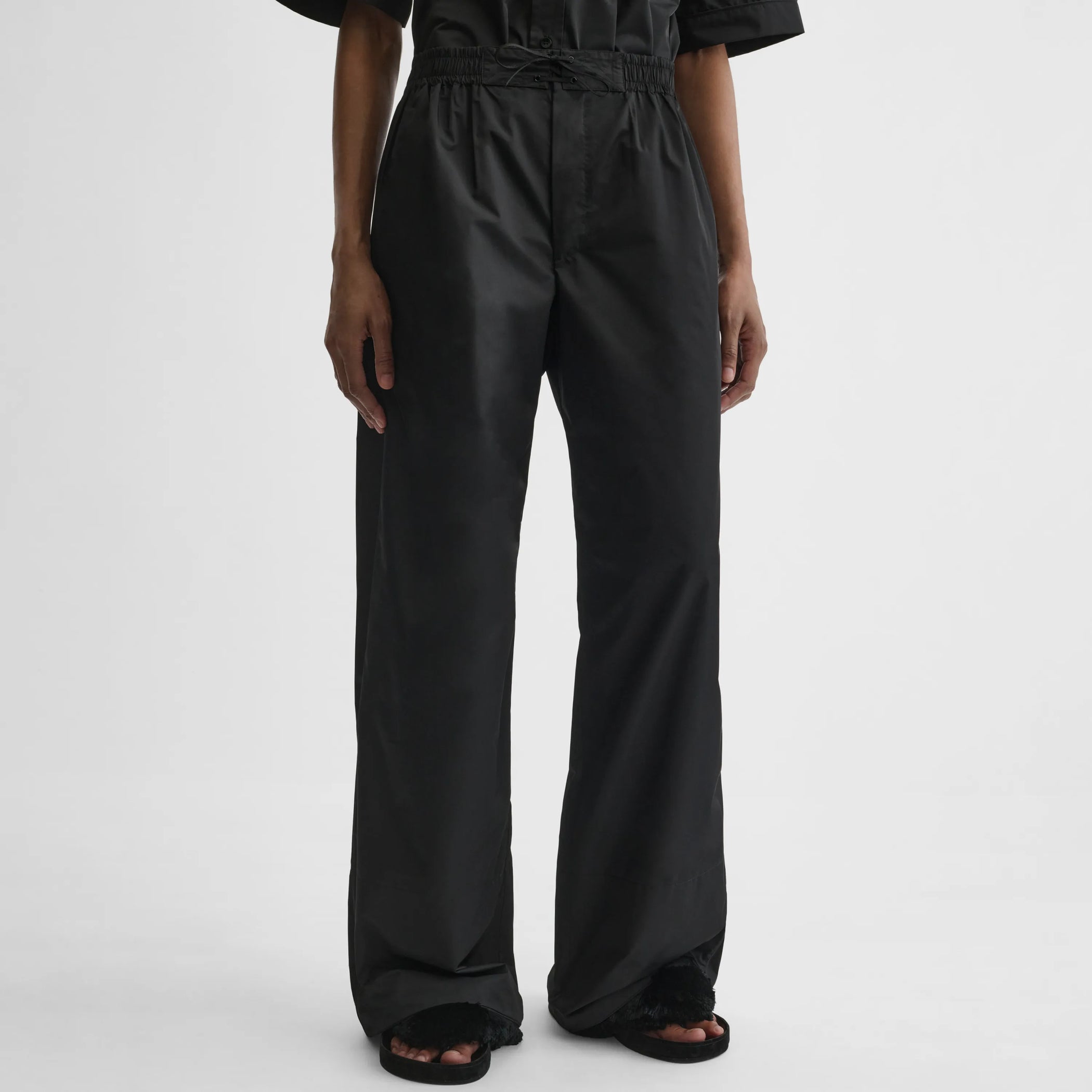 Front view of pyjama trousers in black technical taffeta
