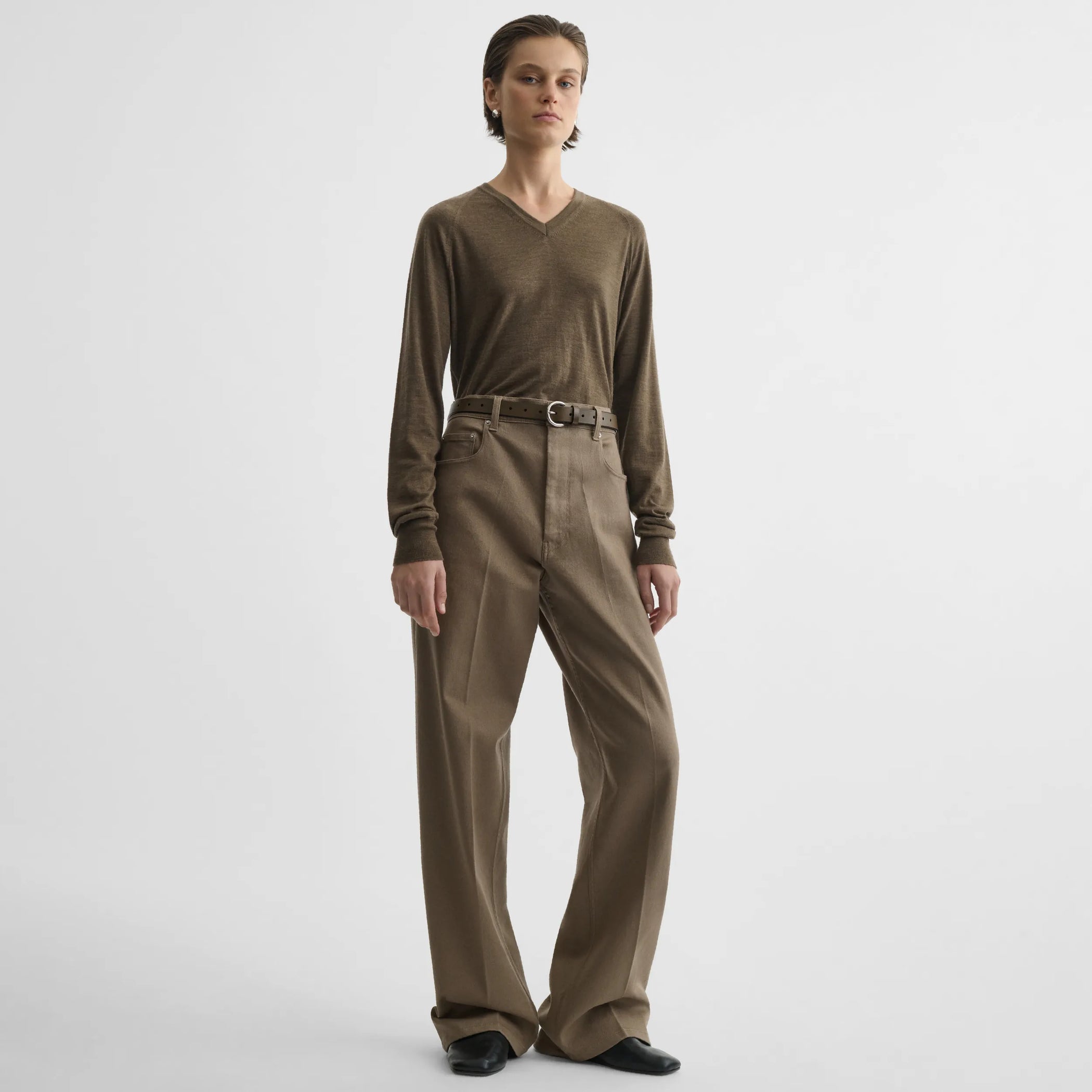 Front view of zip jeans in warm khaki cotton
