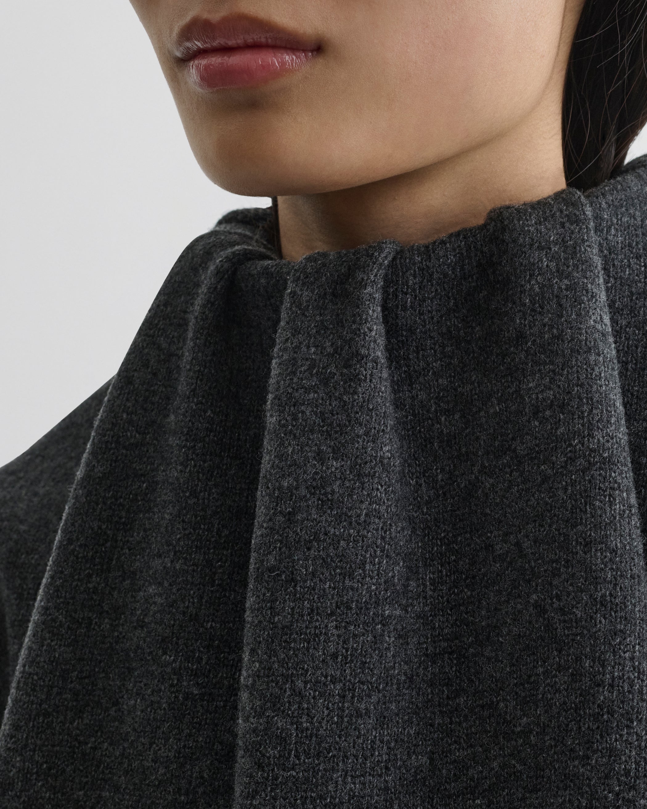 Close up detail view of SOFT RIDGE JUMPER in grey melange wool