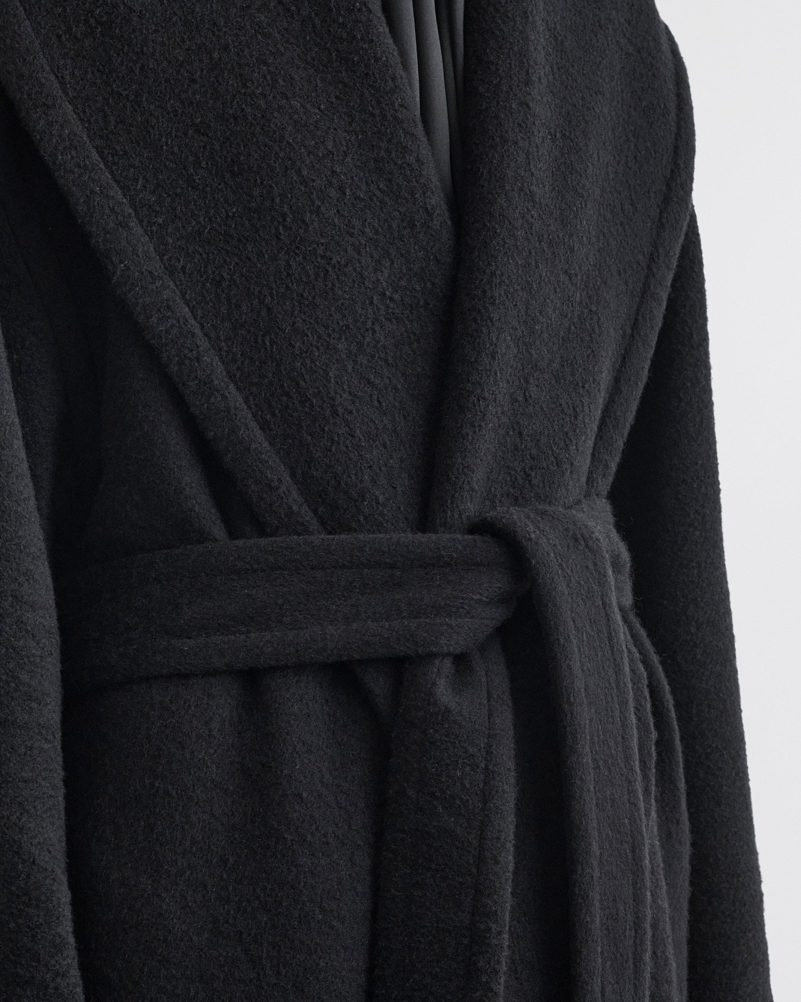 Close up detail view of ROBE COAT in black cashmere