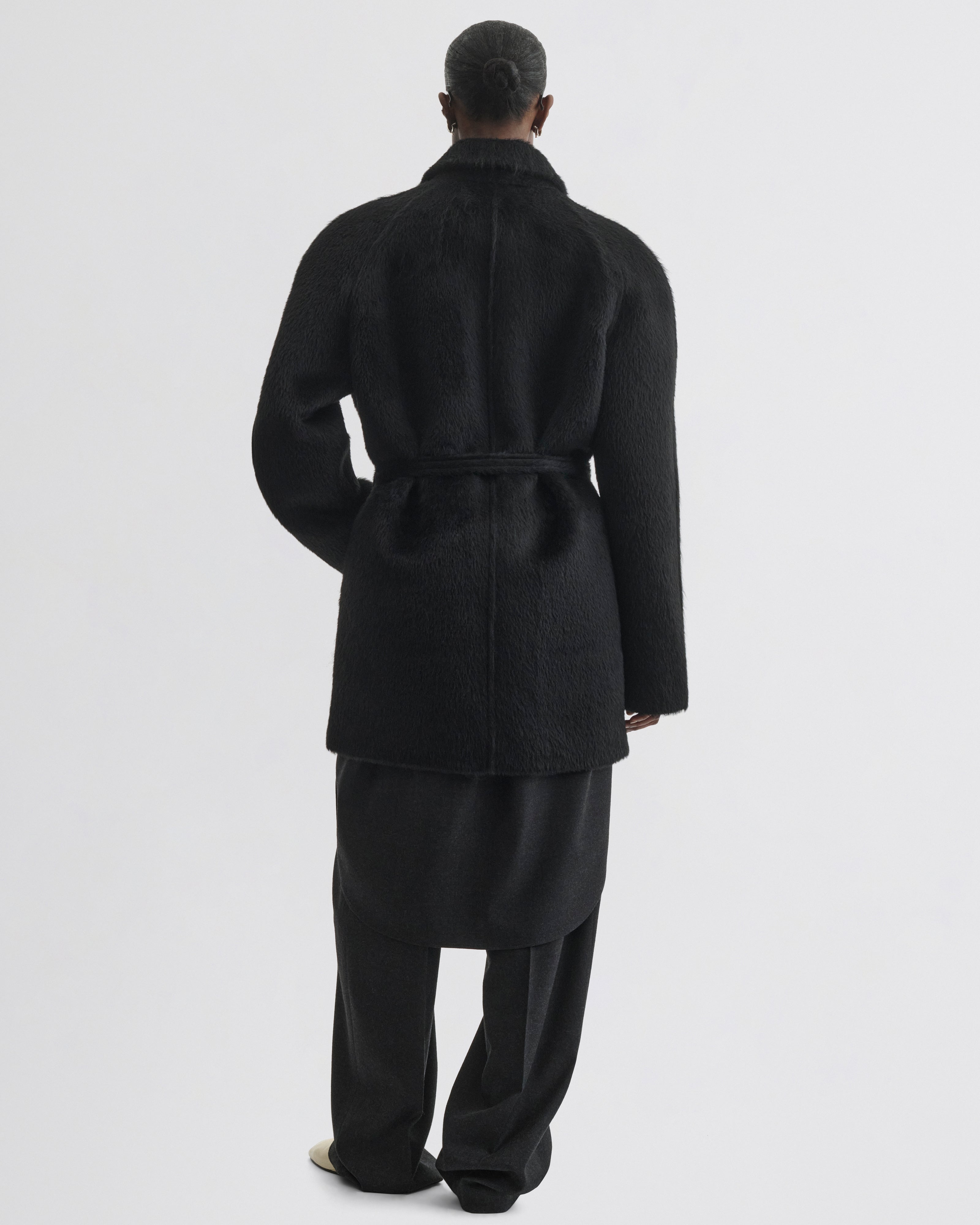 【PHOEBE ENGLISH】背面プリーツ Hooded Coat black Western Bubble Midi Jacket - Black | Levi's® GB