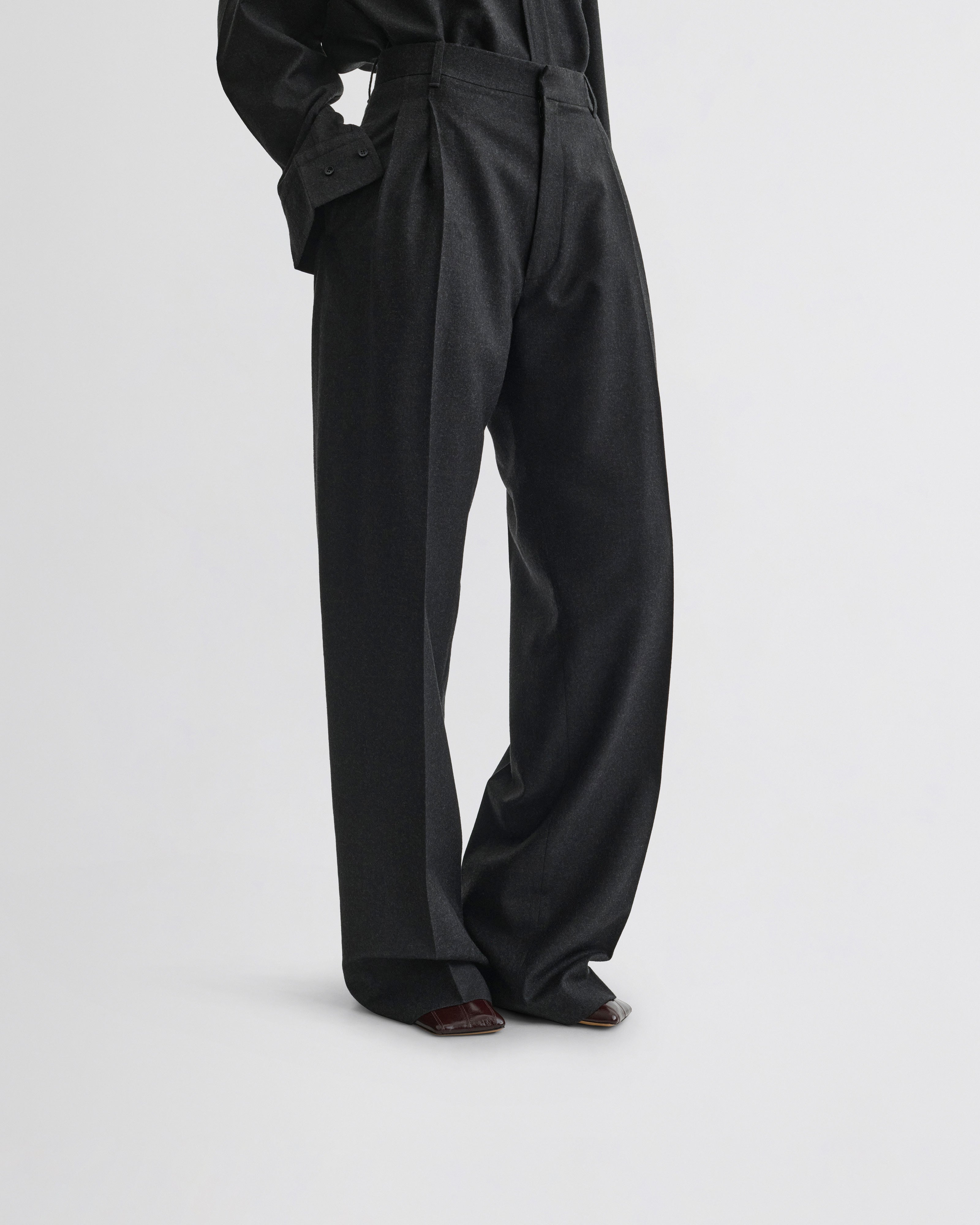 PHOEBE PHILO | DOUBLE PLEAT TROUSERS | CHARCOAL WOOL