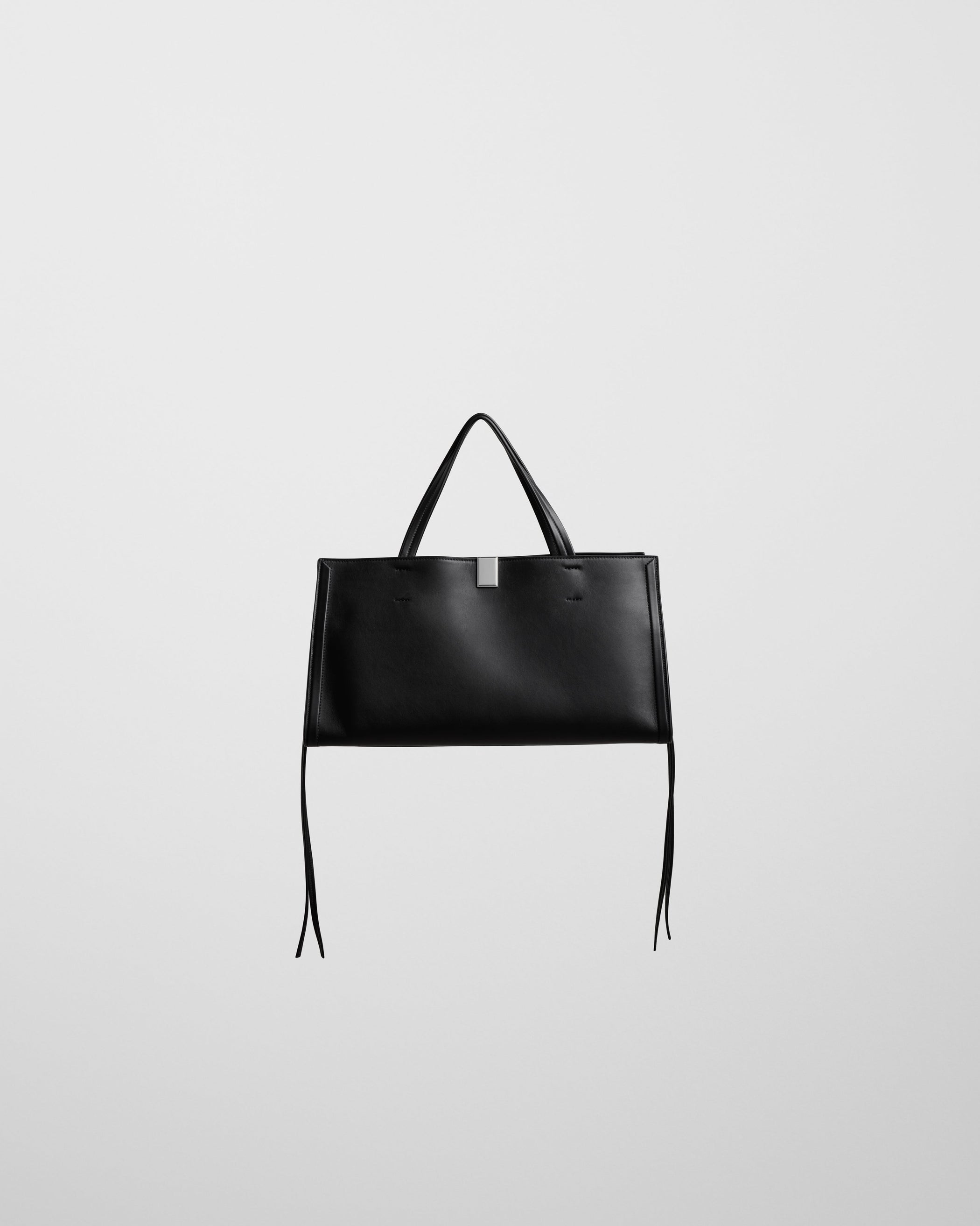 Front view of KIT CABAS BAG in black leather