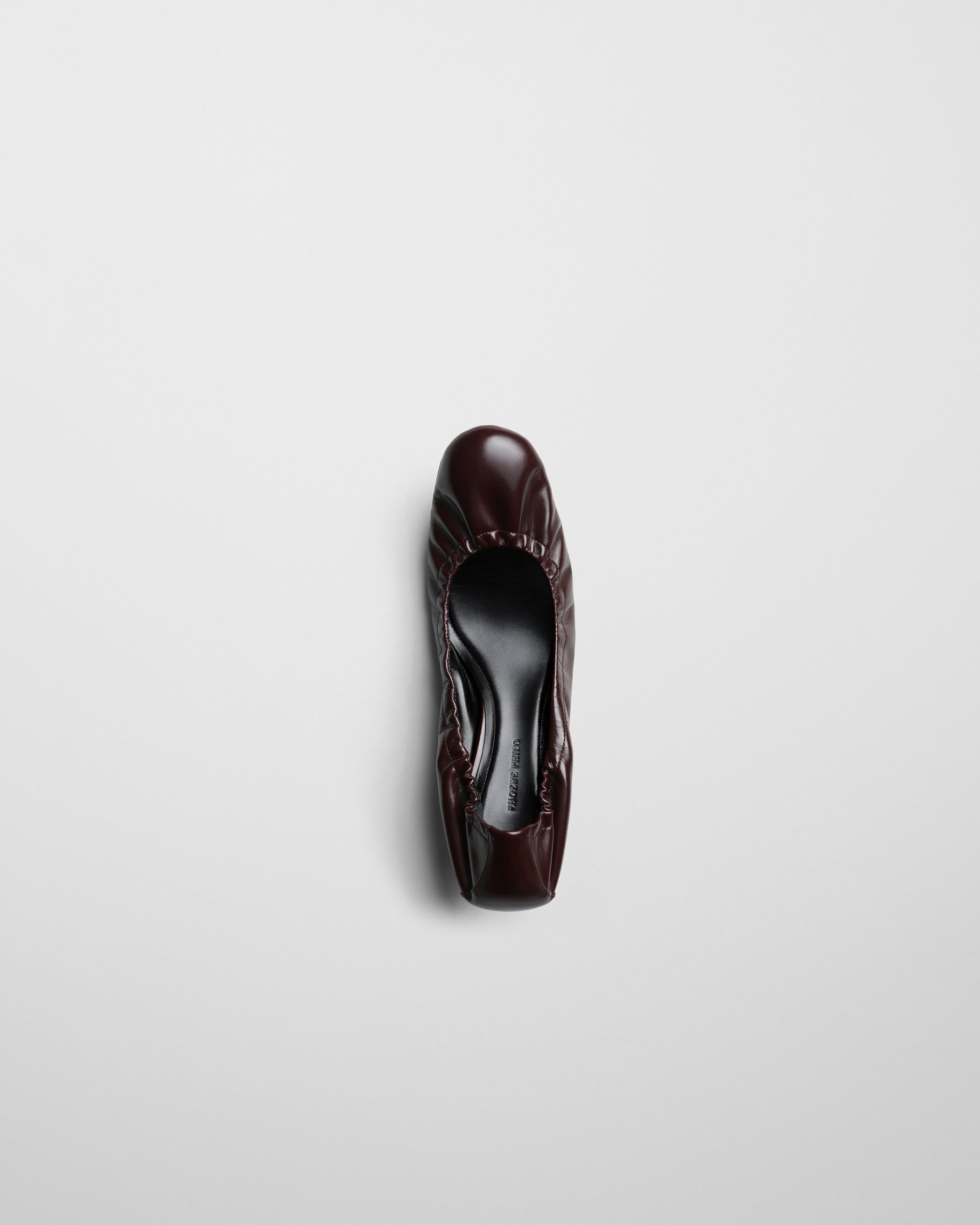 Top view of LOW PUCKER PUMP 45 in oxblood leather