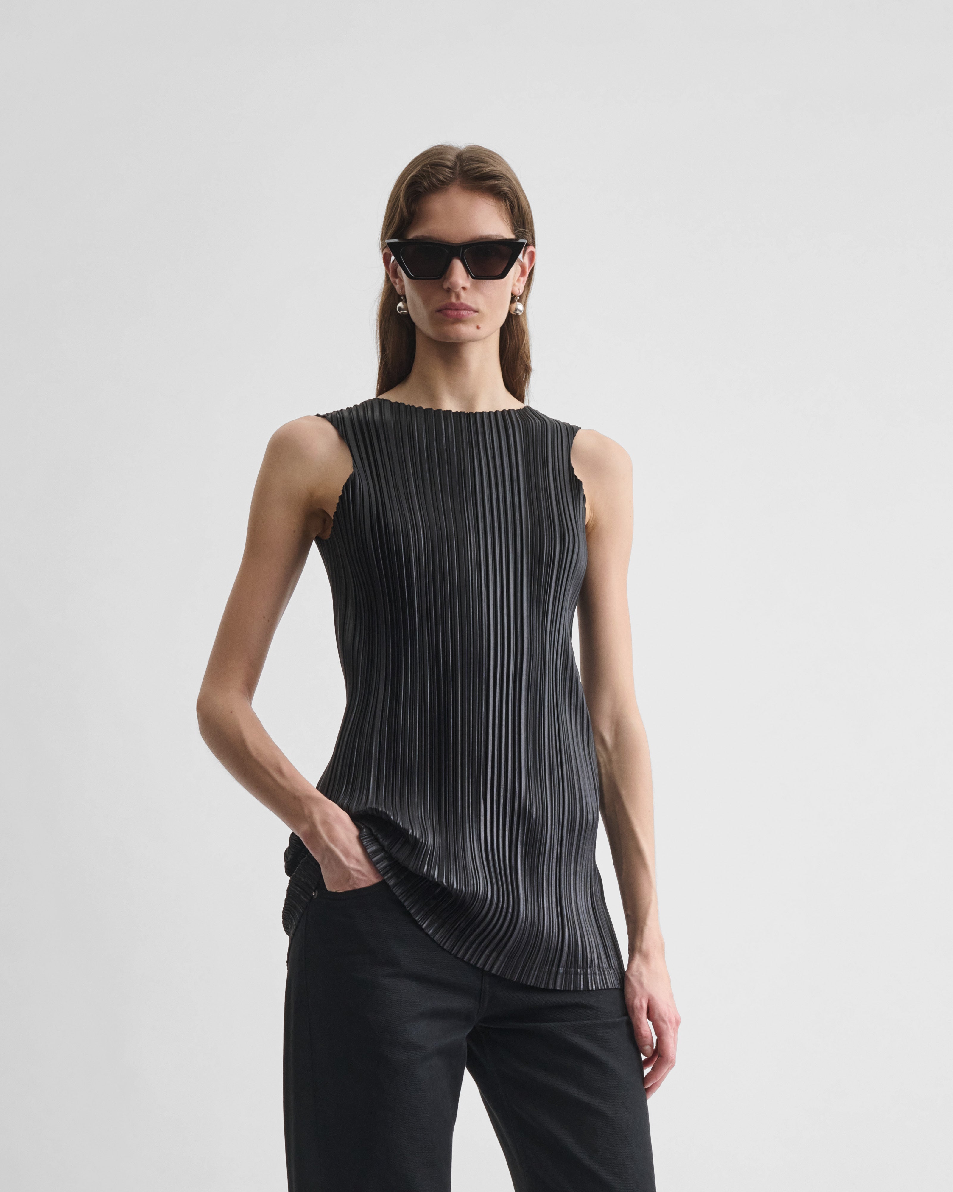 PHOEBE PHILO | RAZOR PLEAT TANK | BLACK POLYESTER