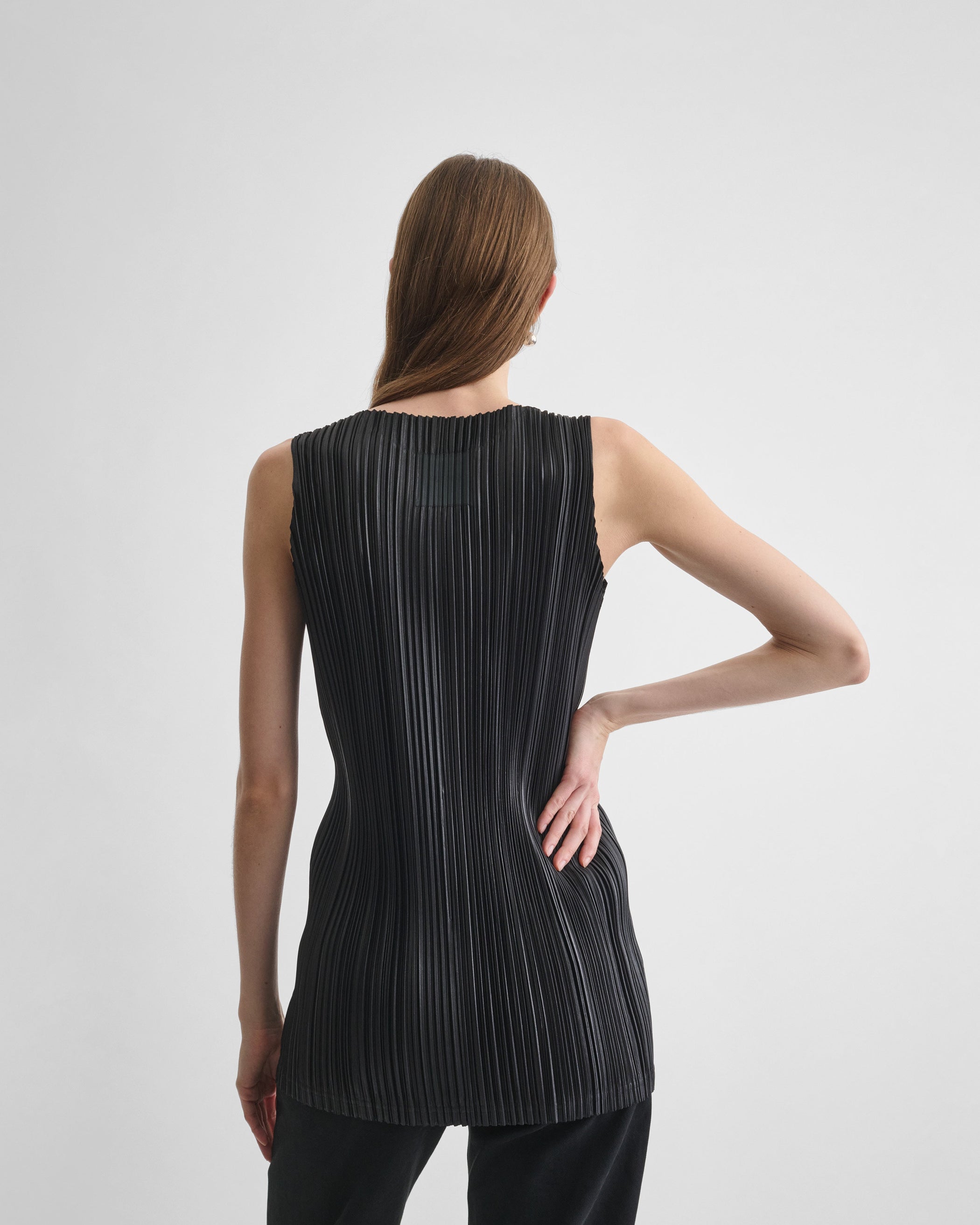 View RAZOR PLEAT TANK in black polyester