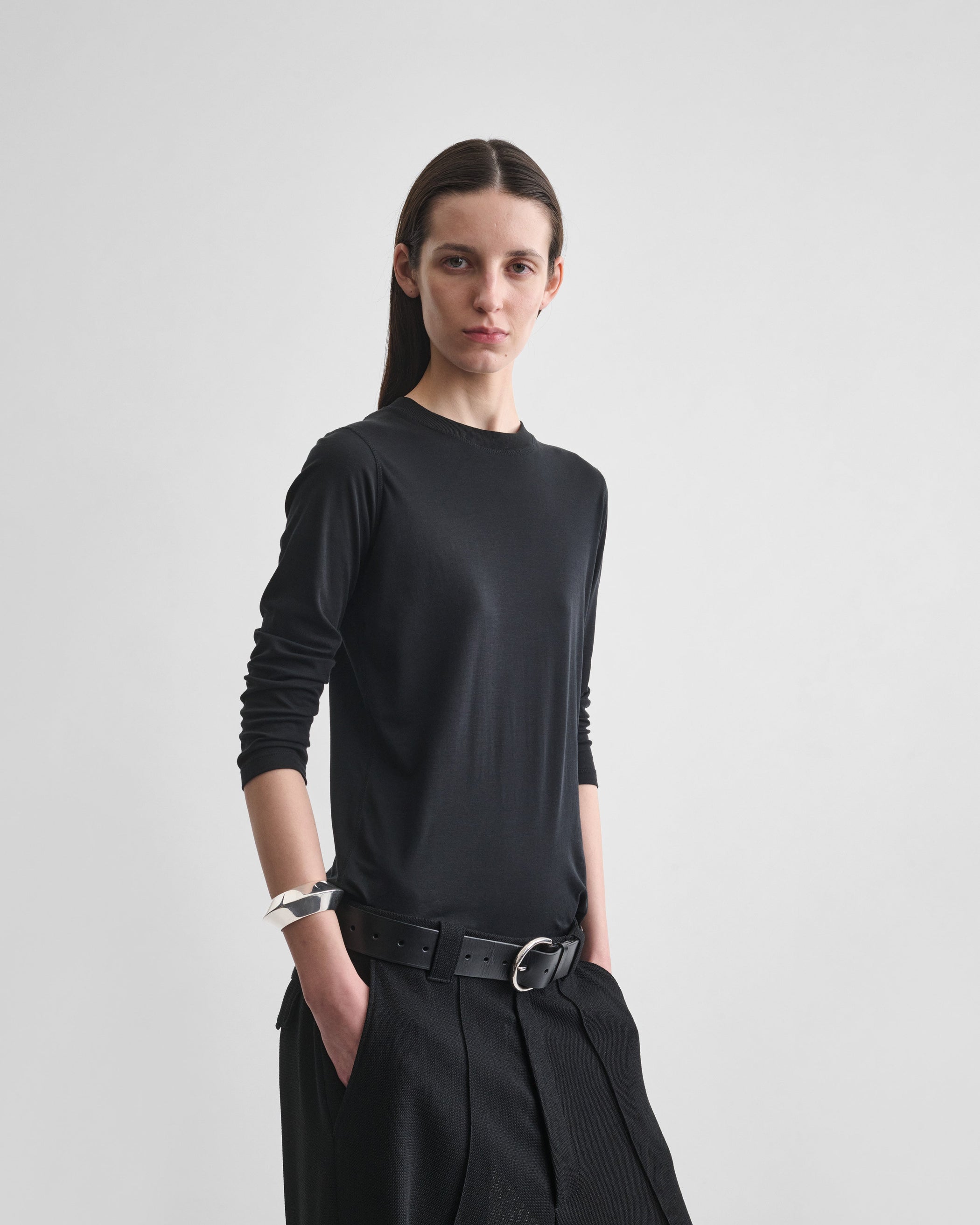View of CROPPED SLEEVE TEE in black cotton